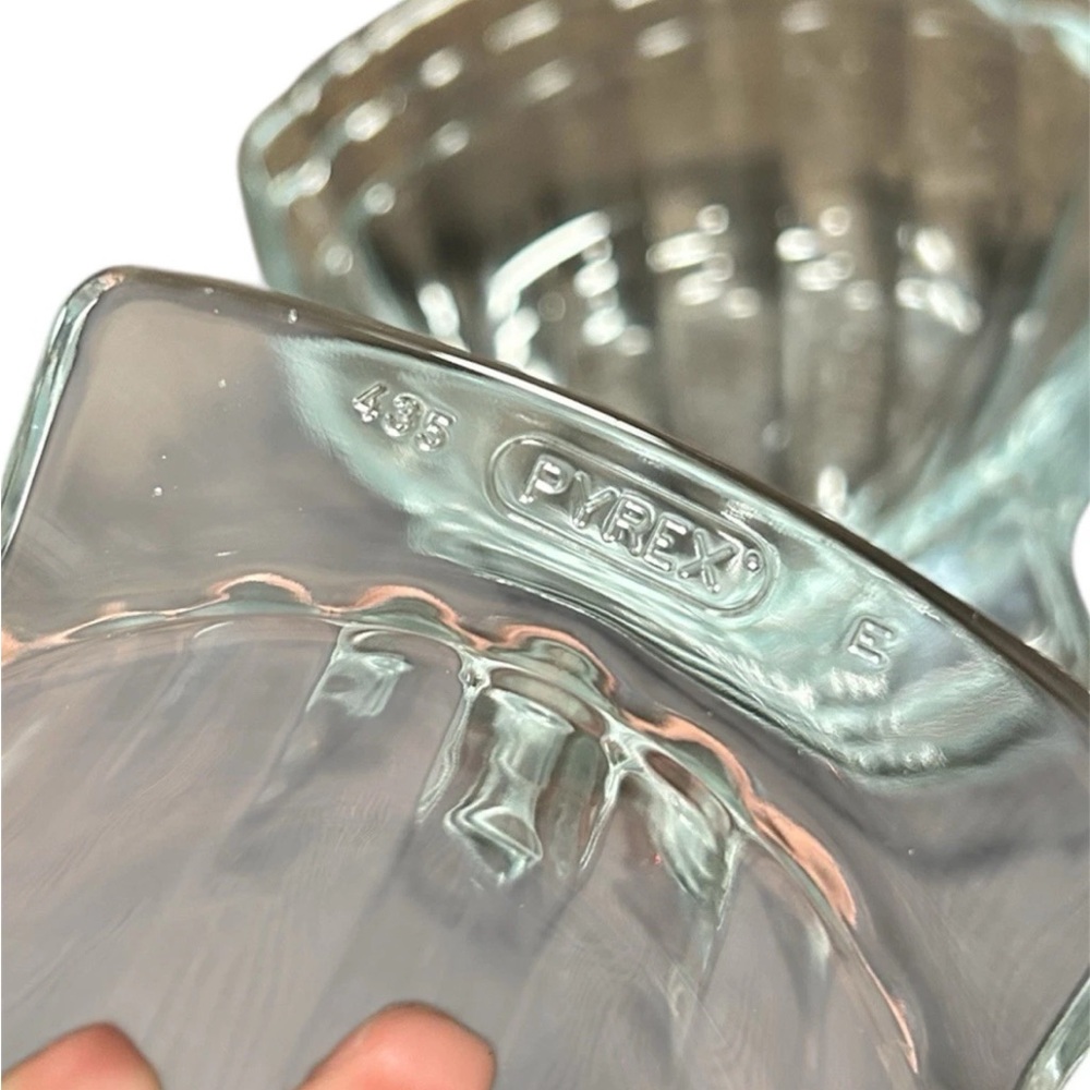 Vintage Pyrex Shell Dessert Bowls 435 Clear Glass Seafood Shrimp Cocktail - Picture 3 of 4
